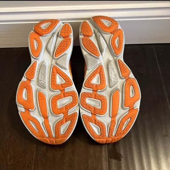 Hoka One One Bondi 8. Men's size 10 2E - Picture 7 of 8